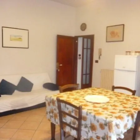 بيت ضيافة Rosignano Bed And Car